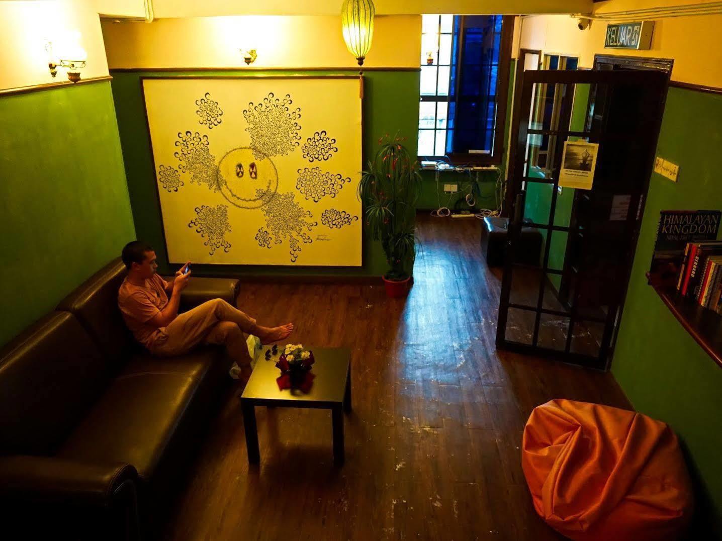 Travel Hub Highstreet Hostel Kuala Lumpur Exterior photo