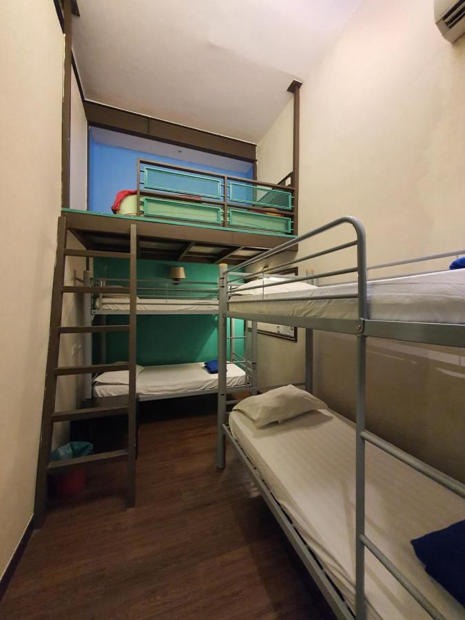 Travel Hub Highstreet Hostel Kuala Lumpur Exterior photo